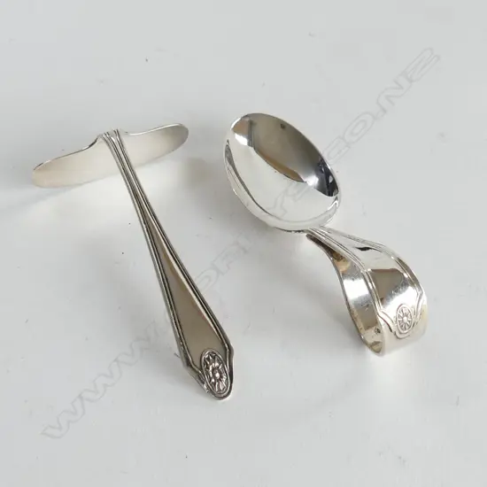 Cased Stg Silver set of Baby spoon and pusher. Birm 1936, 40gms 