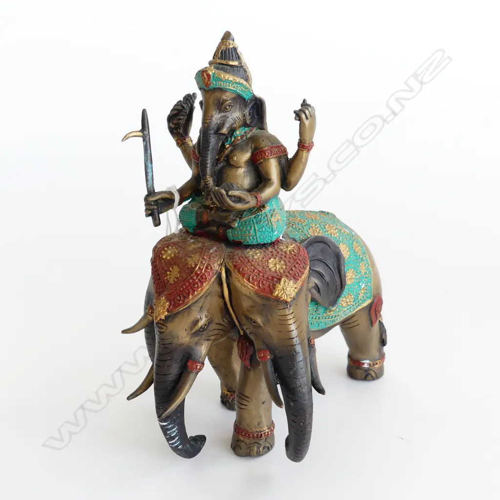 INDIAN BRASS 3 HEADED ELEPHANT H.195mm Image 1++