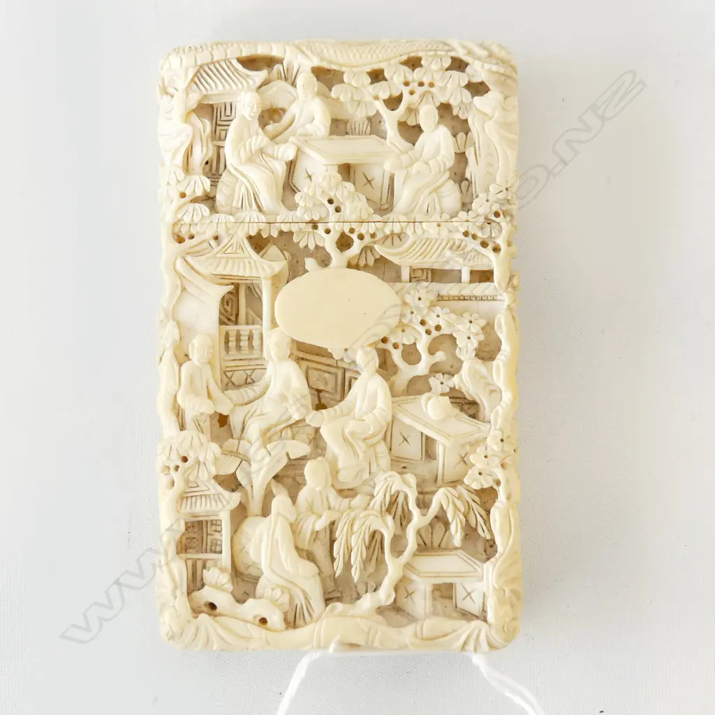 CARVED IVORY CHINESE CARD CASE Image 1++