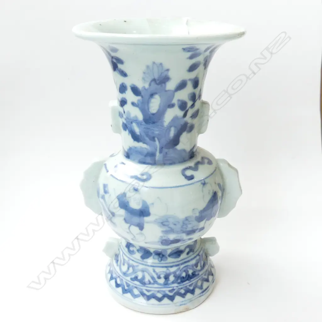 CHINESE B/W VASE H.165mm Image 1++
