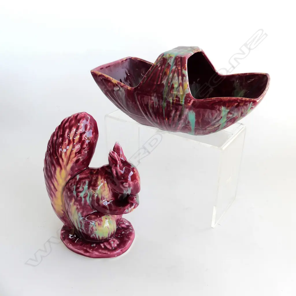 2 PCS STDNEY STUDIO CHINA SQUIRREL H200MM & BASKET DISH L270MM Image 1++