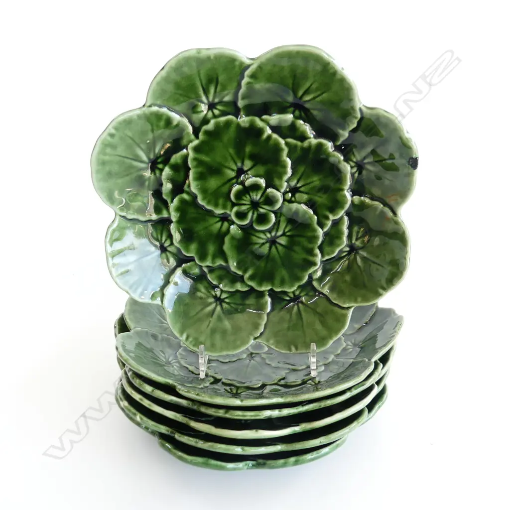 6 PORTUGESE GREEN MAJOLICA PLATES 200mm dia (1 CHIP) Image 1++