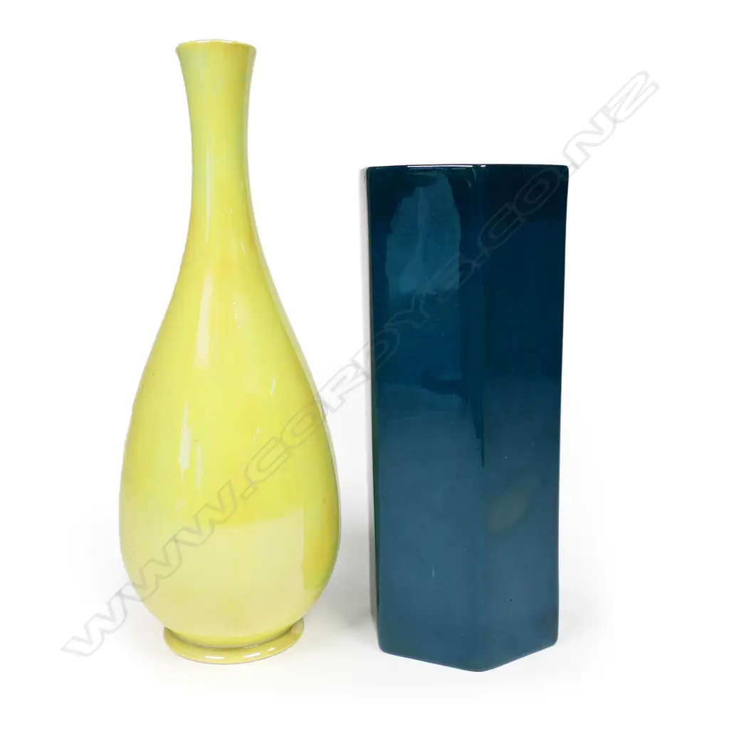 2 ENGLISH ART POTTERY VASES CARLTON & DOULTON TITANIUM Image 1++