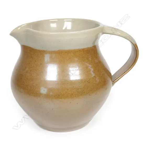 CROWAN POTTERY STONEWARE JUG BY HARRY & MAY DAVIS PRE 1962, STAMPED H.145mm