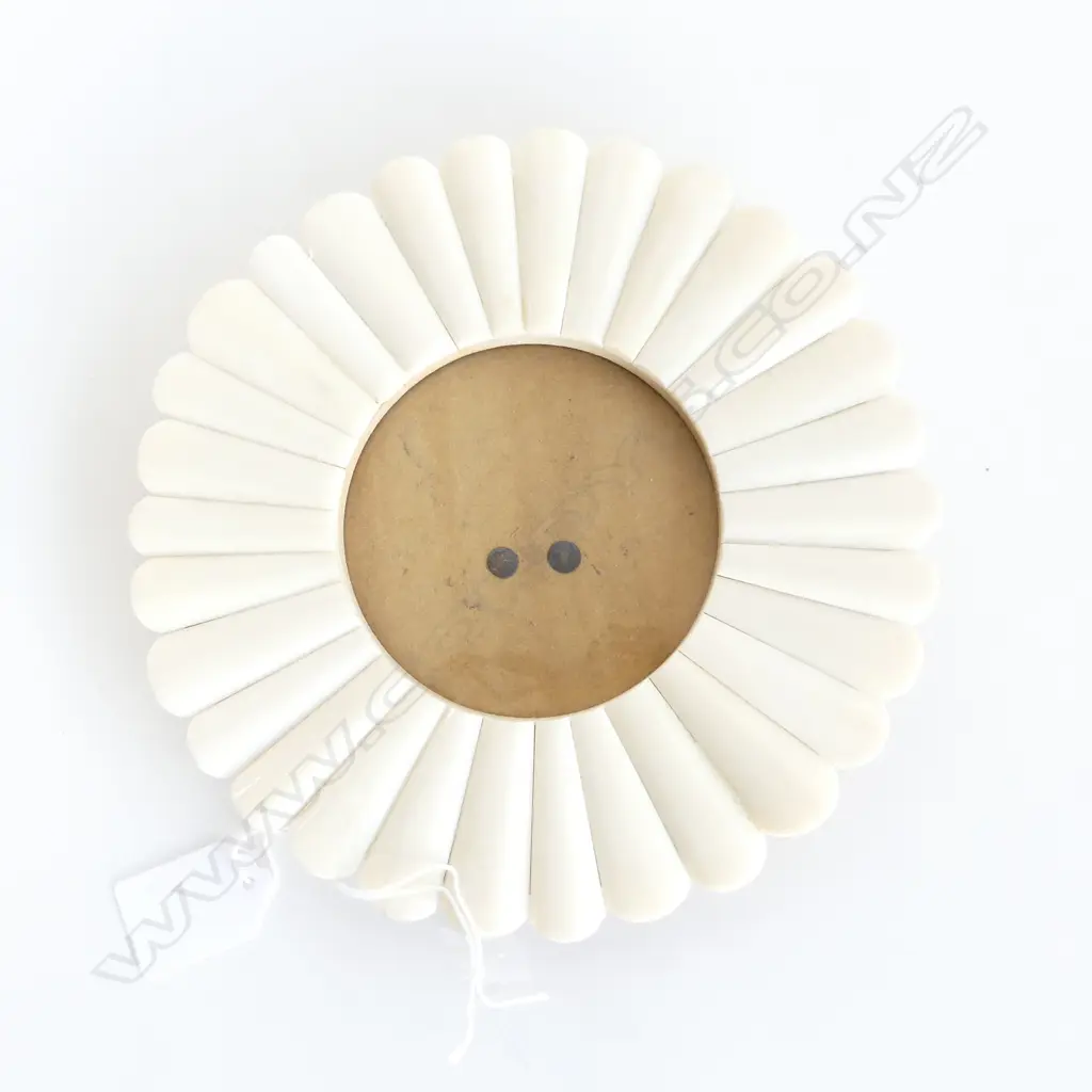 CARVED BONE PHOTO FRAME 180mm dia Image 1++