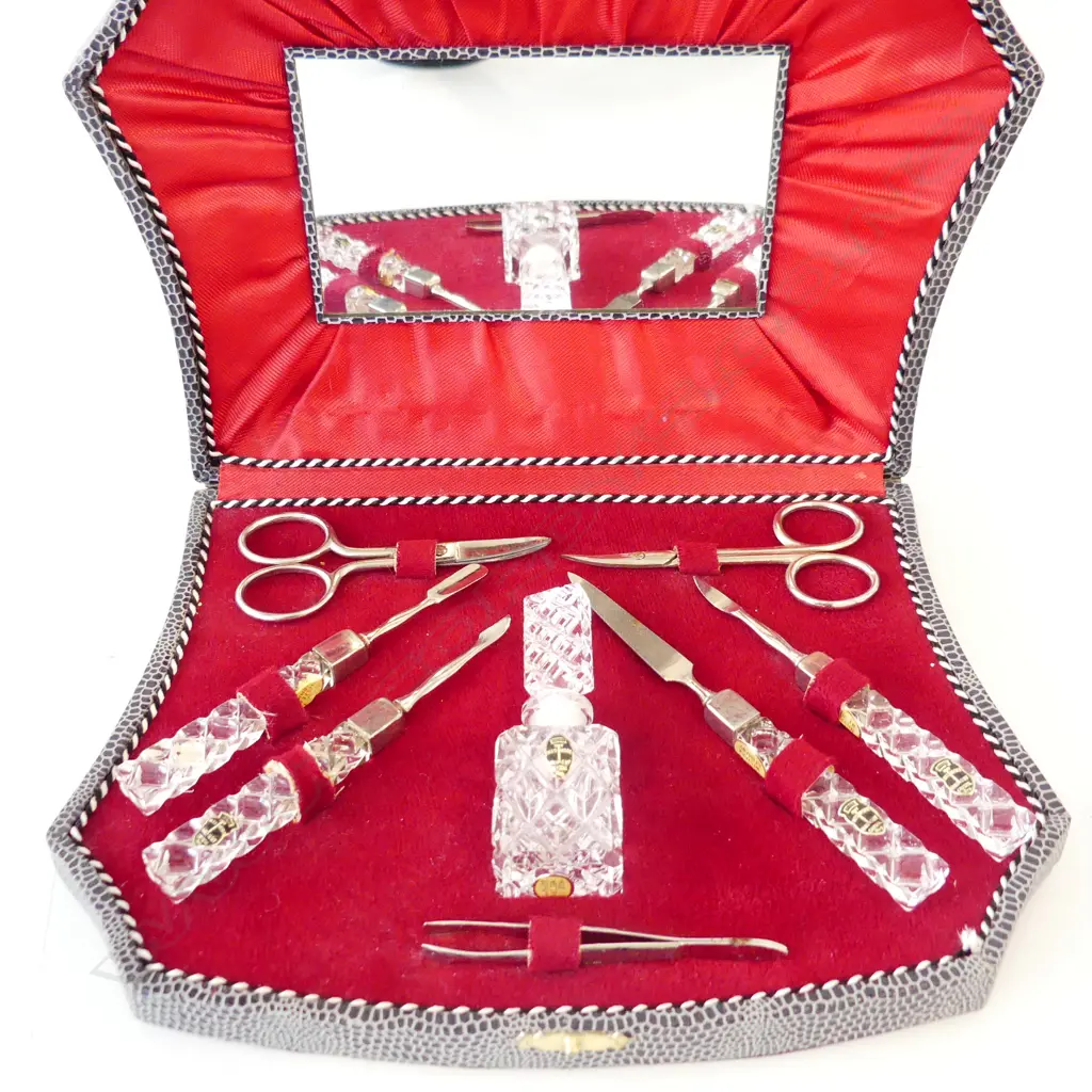 GERMAN MANICURE SET WITH CRYSTAL GRIPS AND A MATCHING PERFUME BOTTLE. Image 1++