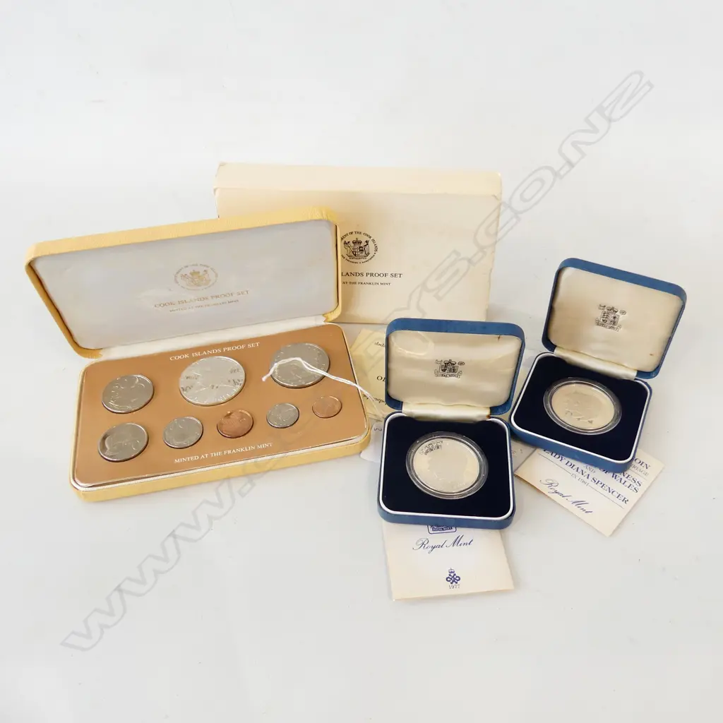  THREE BOXED PROOF ITEMS. CHARLES AND DIANA AND COOK ISLANDS.  Image 1++