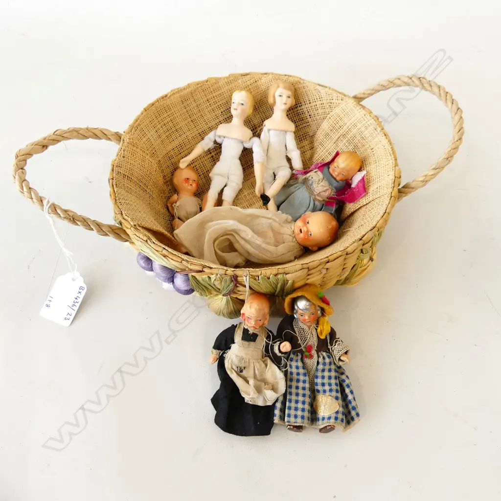 CANE BASKET 320MM WITH COLLECTION 8 VINTAGE BABY DOLLS LARGEST 265MM Image 1++