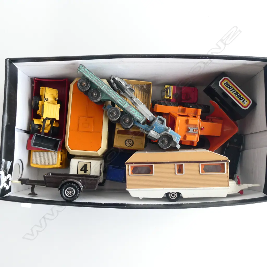 SHOE BOX OF 10 PLUS VINTAGE MATCHBOX TOYS UNBOXED Image 1++
