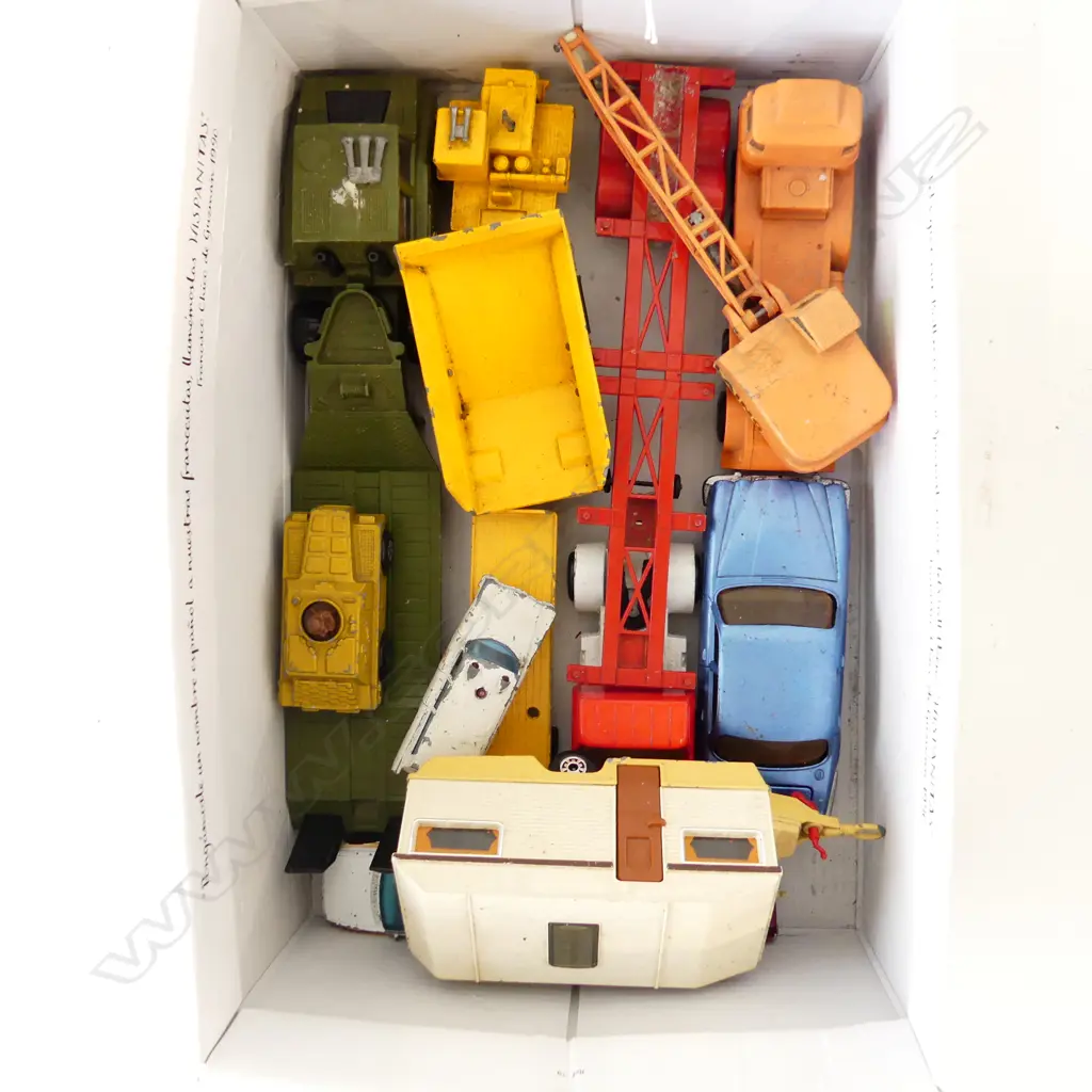 SHOE BOX OF 10 PLUS VINTAGE MATCHBOX TOYS UNBOXED Image 1++