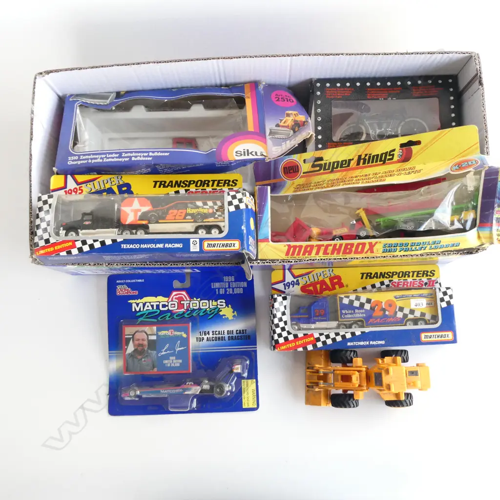 BOX LOT 7 BOXED MODEL TOYS & 1 UNBOXED  Image 1++