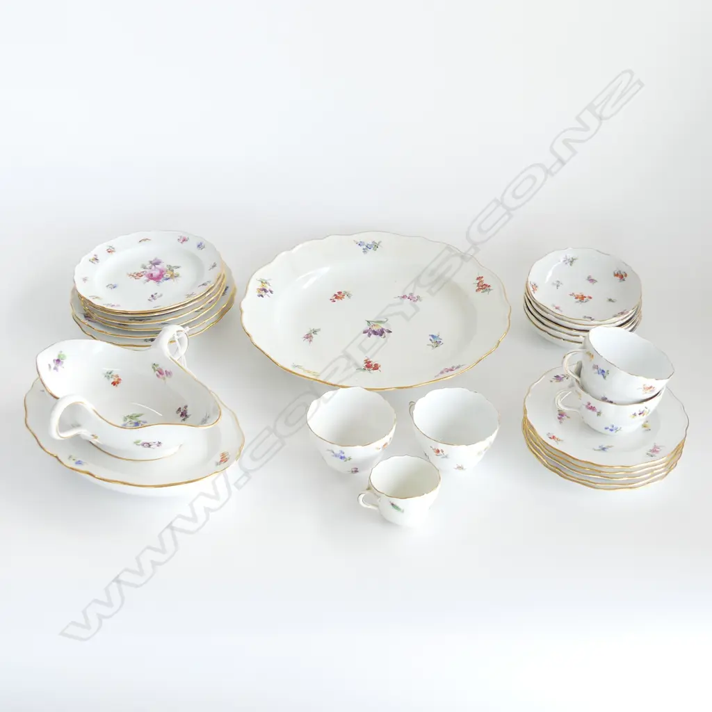 24 PCES ASST. MEISSEN; 11 SIDE PLATES, 5 SAUCERS, 5 CUPS, LG PLATE 320mm dia, OVAL DISH, SAUCEBOAT - SOME W. CHIPS Image 1++