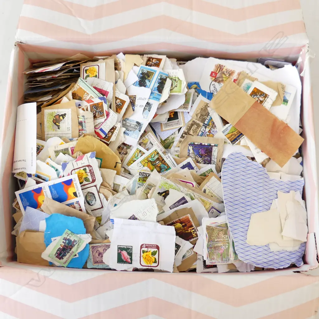 BOX NZ POSTAGE STAMPS, ON PAPER  Image 1++