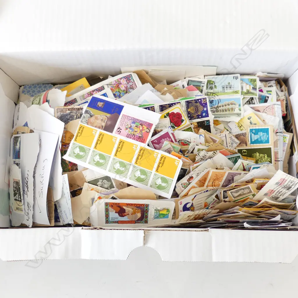 4 ALBUMS AUSTRALIAN POSTAGE STAMPS 1980 - 1992, 2014 + ISLANDS & 1992-2014 INCL ANTARCTIC  Image 1++
