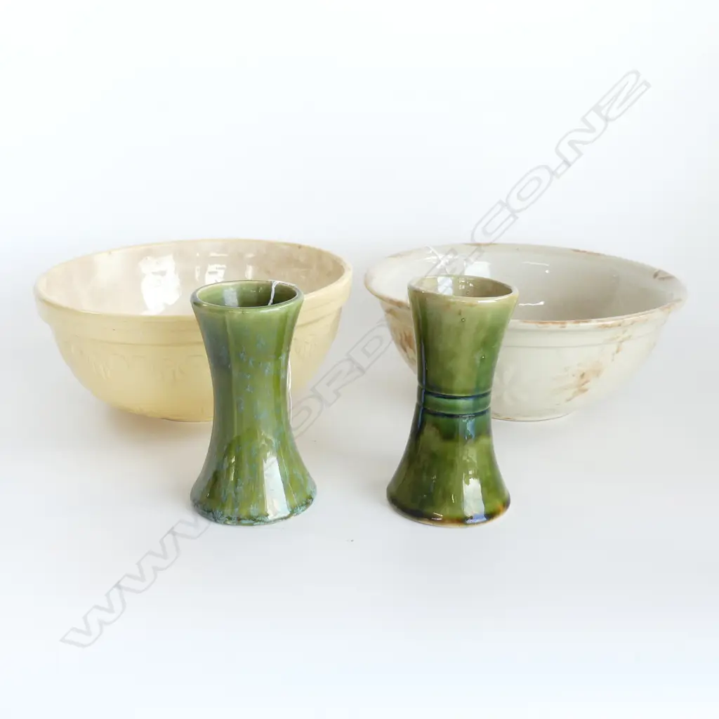 TEMUKA POTTERY;  2 LG MIXING BOWLS (1 has bruising) (DIA 270, 280mm) + 2 SPILL VASES (H. 155, 150mm) Image 1++