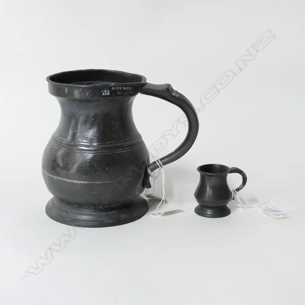 VICT PEWTER QUART MUG H150MM & QUARTER GILL PEWTER MUG 50MM H Image 1++
