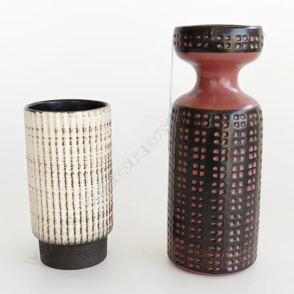 2 MID CENTURY WEST GERMAN POTTERY VASES, H. 150, 225mm Image 1++