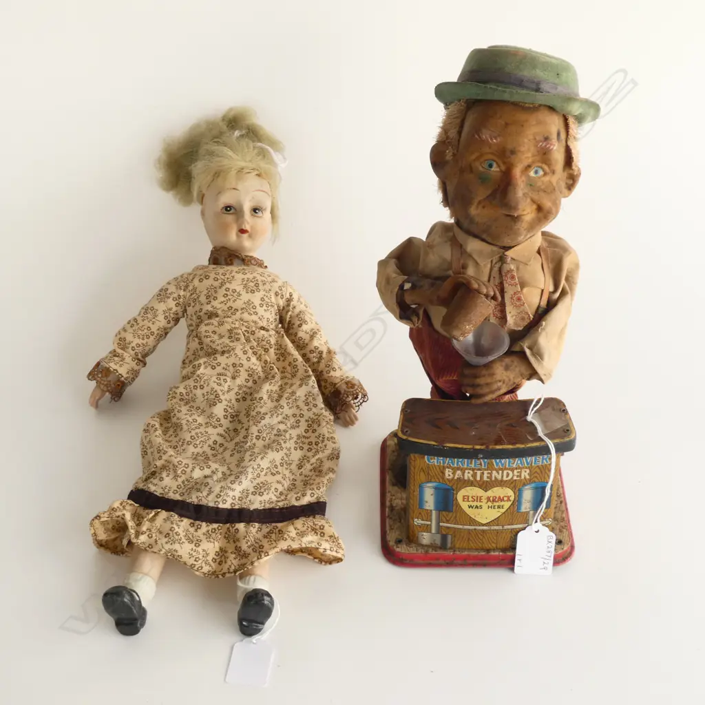 TIN TOY CHARLIE WEAVER BARTENDER H300MM & CHINA DOLL H410MM Image 1++