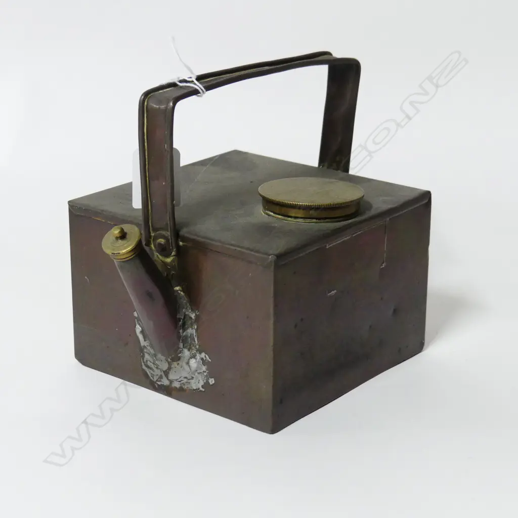 COPPER TEAPOT SHAPED HOT WATER CARRIER H160 L180MM Image 1++