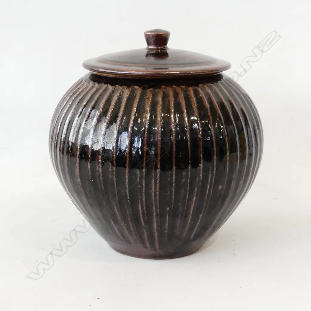 ATTRIBUTED LARGE GRAEME STORM TENMOKU JAR H. 280mm Image 1++