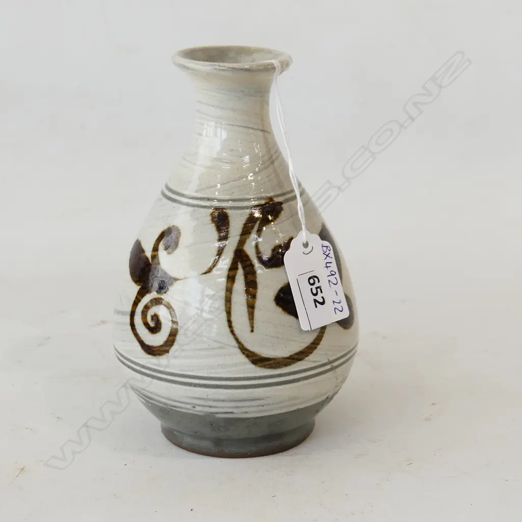 JAPANESE HAKAME AND WAX RESIST VASE  H. 165mm Image 1++