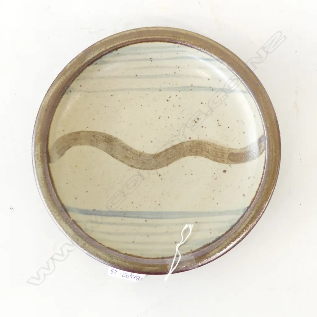 BERNARD LEACH ATTRIBUTED ST. IVES STANDARD WARE PLATE ONLY HAS ST IVES MARK DIA.220mm Image 1++
