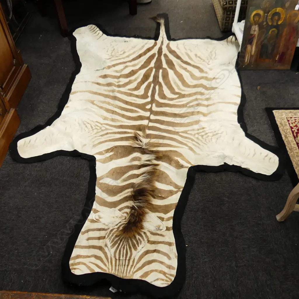 LG ZEBRA HIDE RUG Image 1++