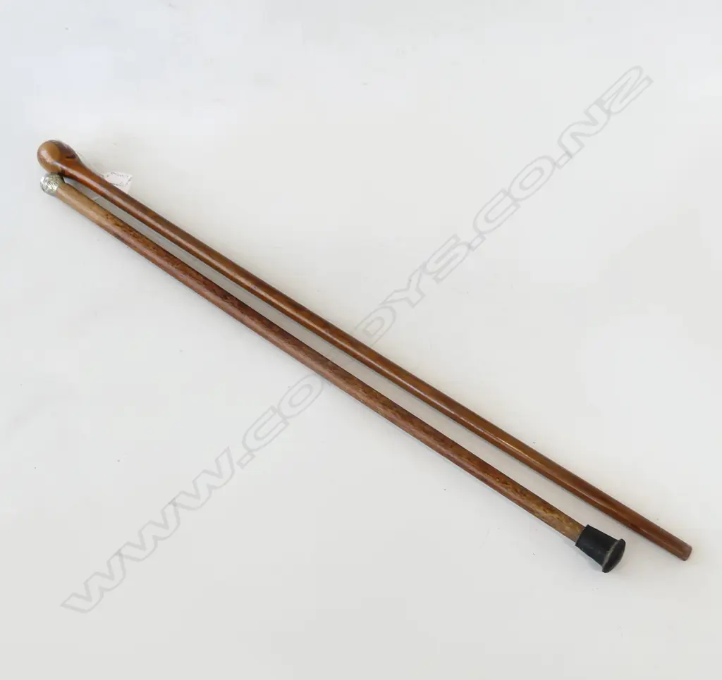 2 WALKING STICKS; SOVEREIGN WARE L.930mm & OTHER Image 1++