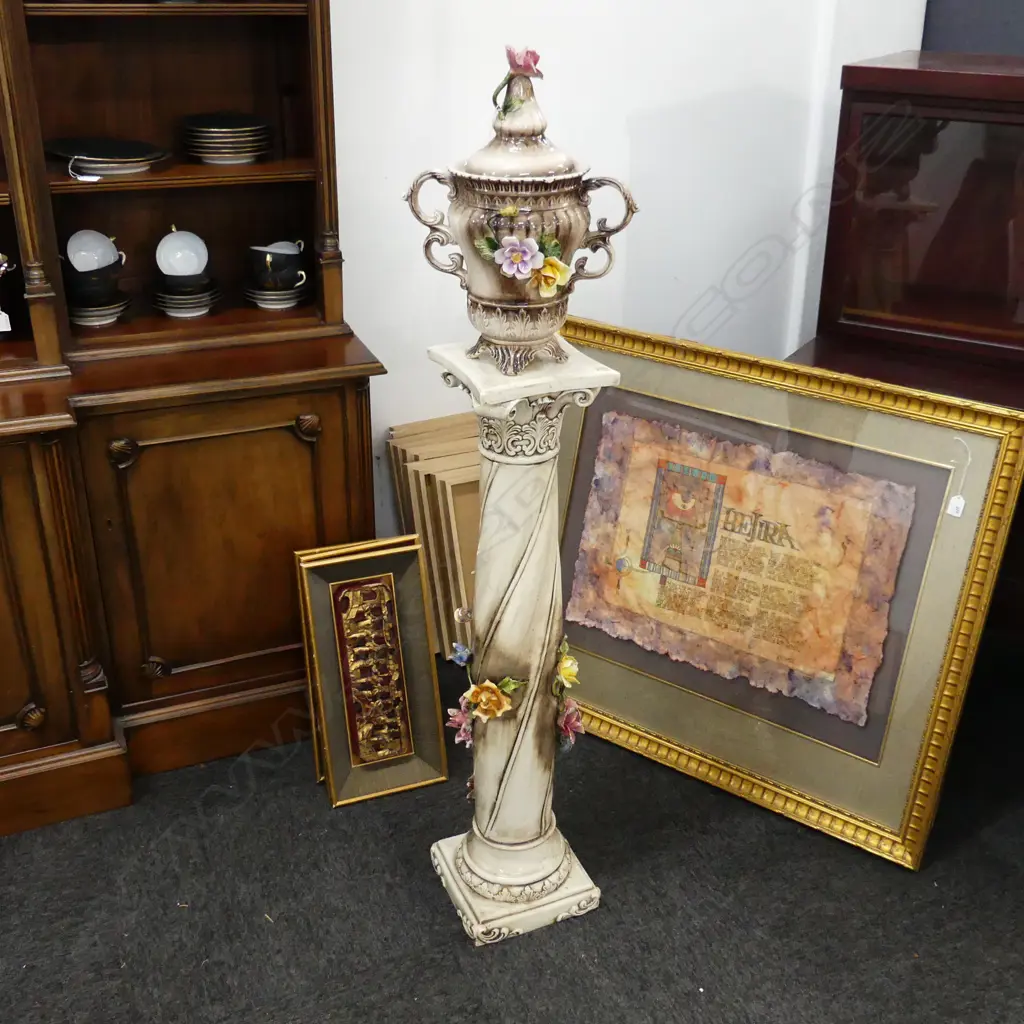 CAPODIMONTE PLINTH H.980mm & URN H.420mm Image 1++