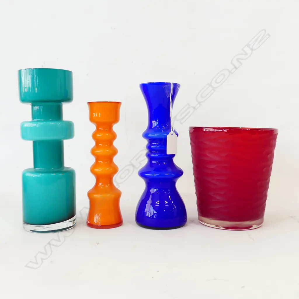 4 COLOURED GLASS VASES H.250mm Image 1++