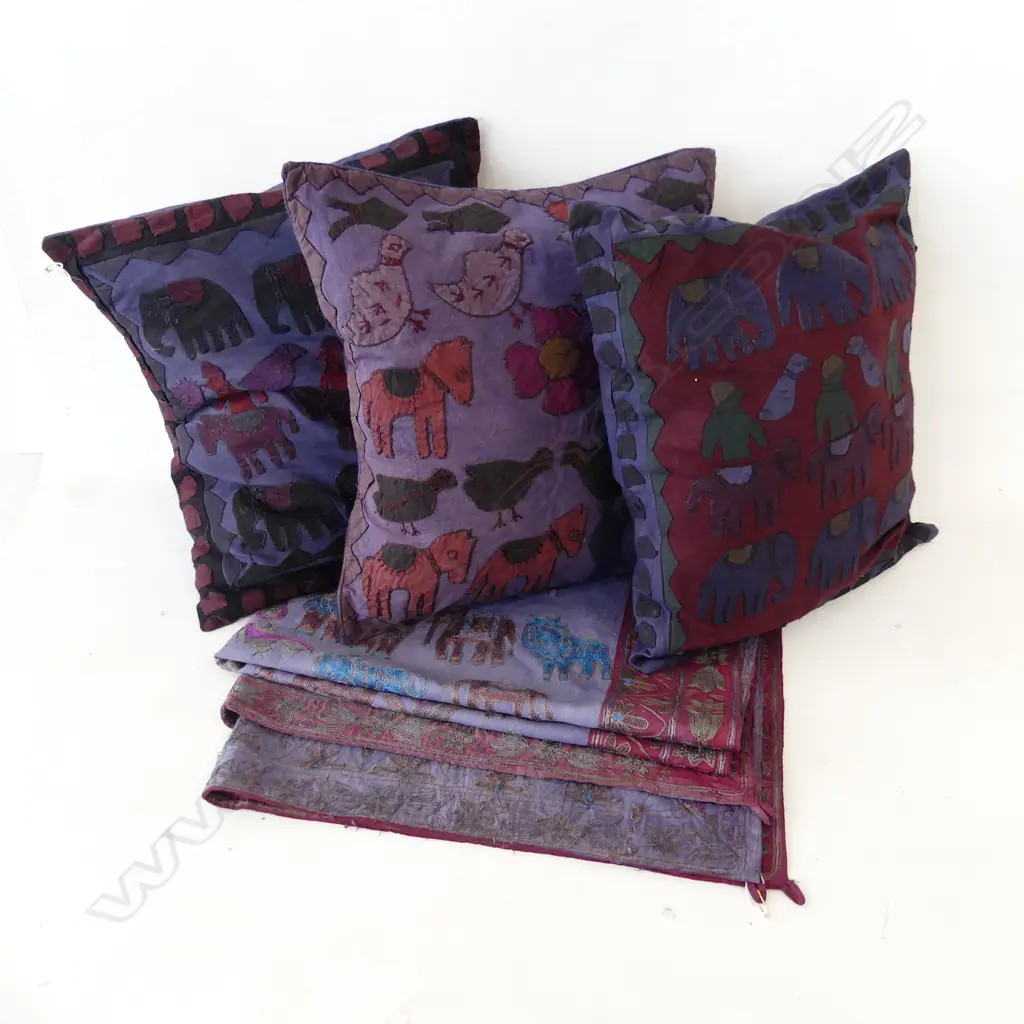 INDIAN HAND EMBROIDERED THROW 1,6MM& 3 HAND WORKED CUSHIONS W420MM Image 1++