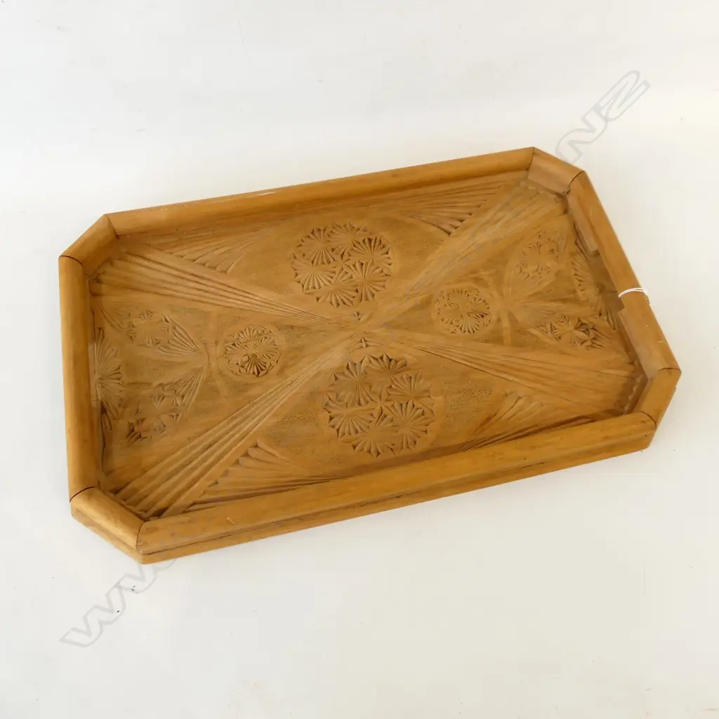 LG CHIP ART CARVED TRAY 380x610mm Image 1++