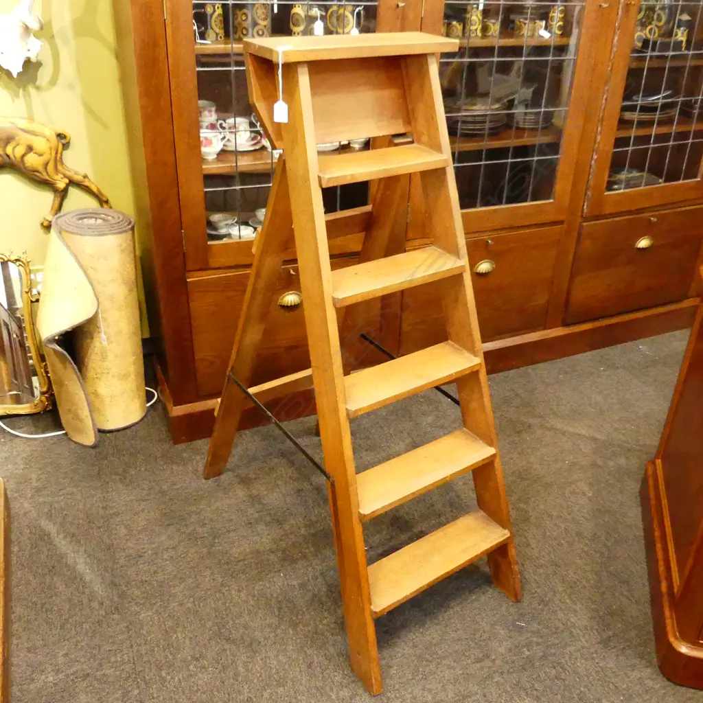 WOODEN LADDER H.1320mm Image 1++