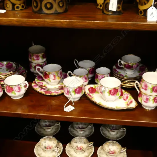PART TEASET ROYAL ALBERT OLD ENGLISH ROSE.