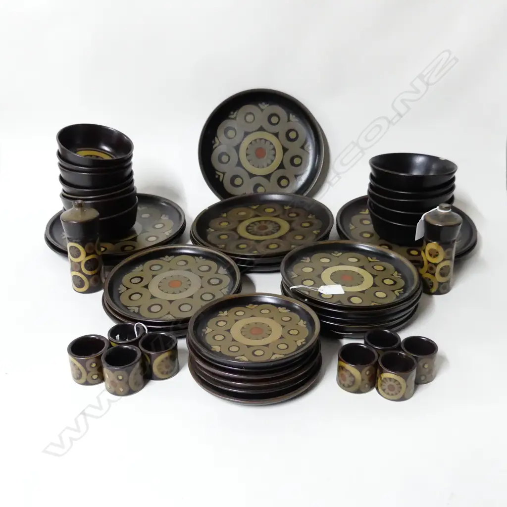 6 plates removed. 35 pces DENBY 'ARABESQUE' PART DINNER SERVICE, FAULTS (35)... Image 1++