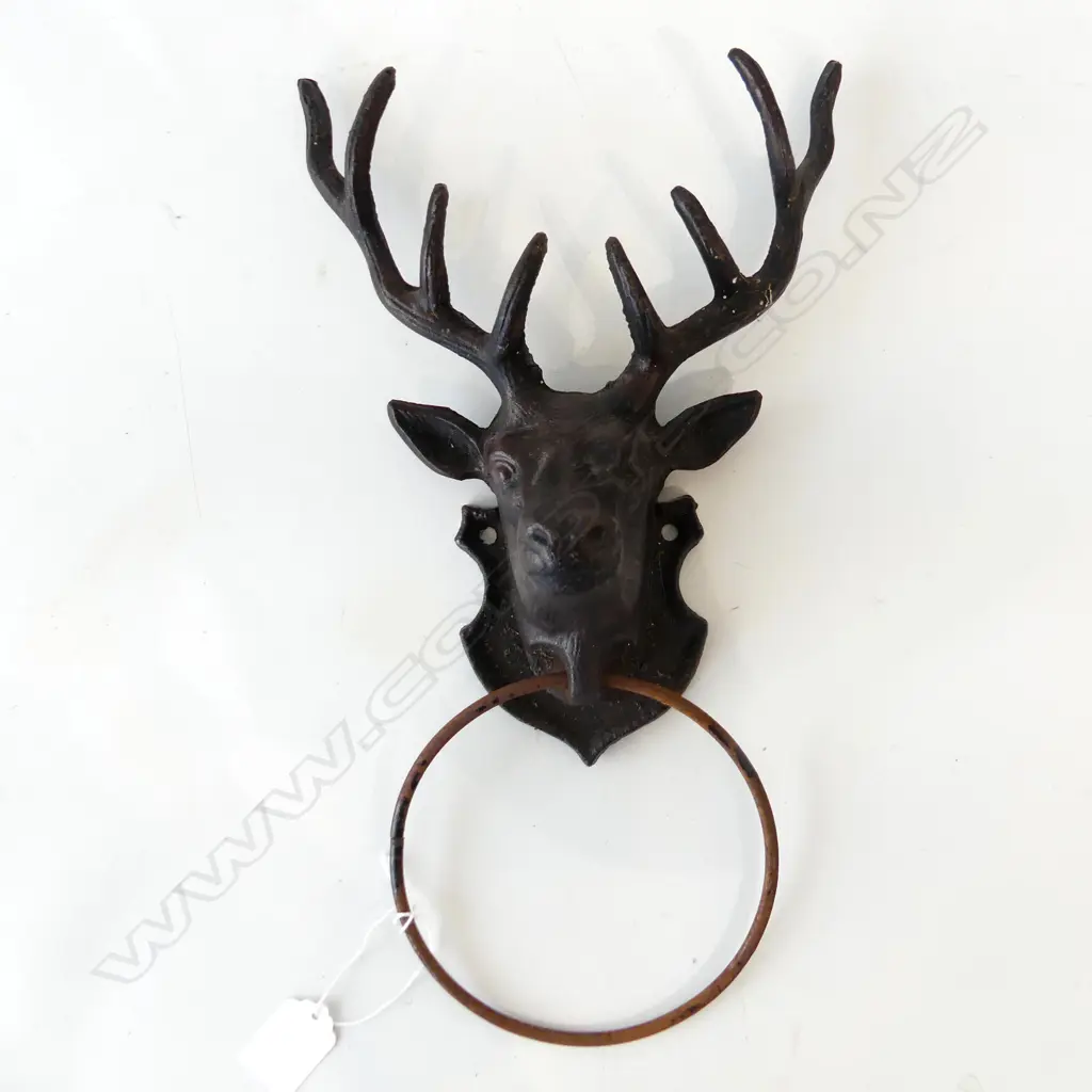 STAGS HEAD CAST IRON TOWEL RING. H. 350mm Image 1++