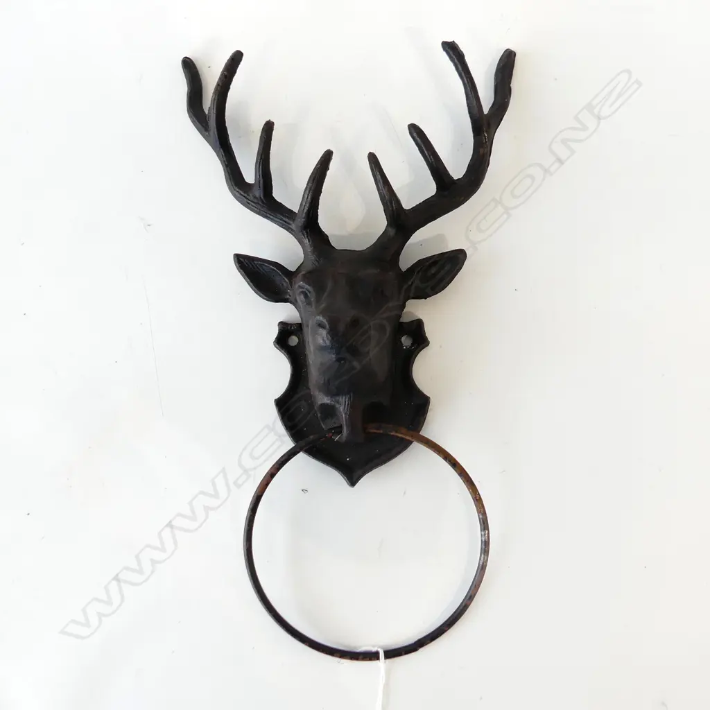 STAGS HEAD CAST IRON TOWEL RING. H. 350mm Image 1++