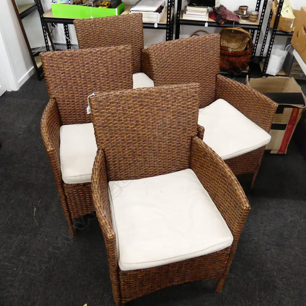 4 WOVEN PLASTIC OUTDOOR DINING CHAIRS w. CUSHIONS Image 1++