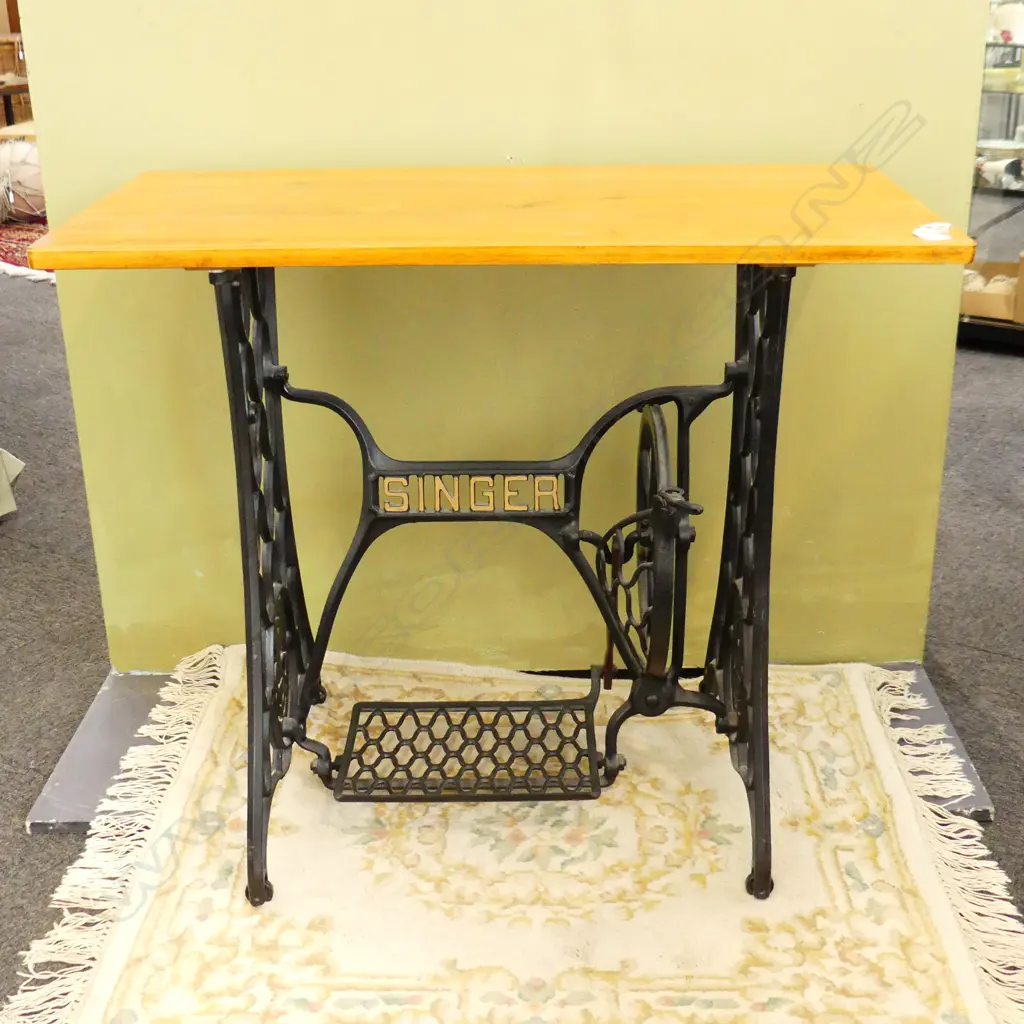 SEWING MACHINE TABLE 900 x 450 x 760mm Image 1++