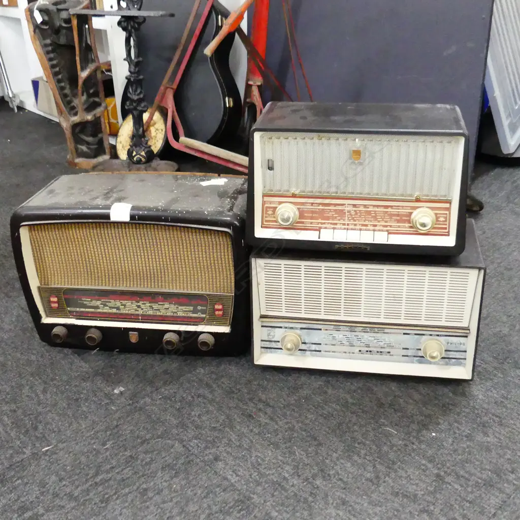BOX LOT 3 VINTAGE RADIOS Image 1++