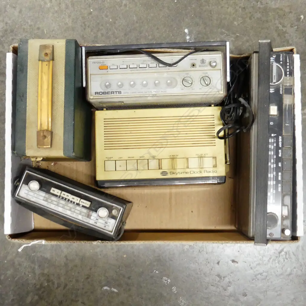 BOX OF 5 OLD RADIOS Image 1++