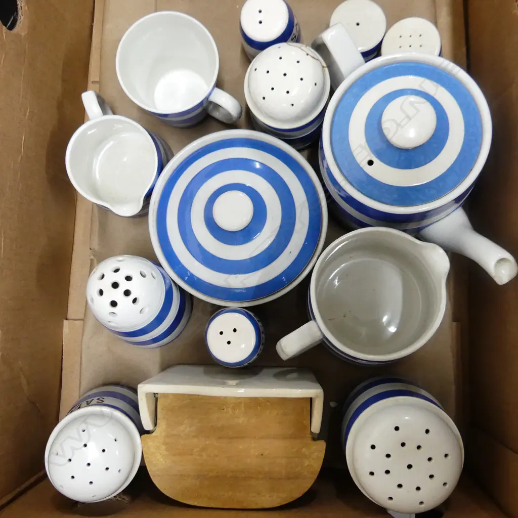 BOX LOT CORNISHWARE. PREDOMINANTLY GREEN MARK . TEAPOT SUGAR SALT ETC. ONE SUGAR DAMAGED. Image 1++
