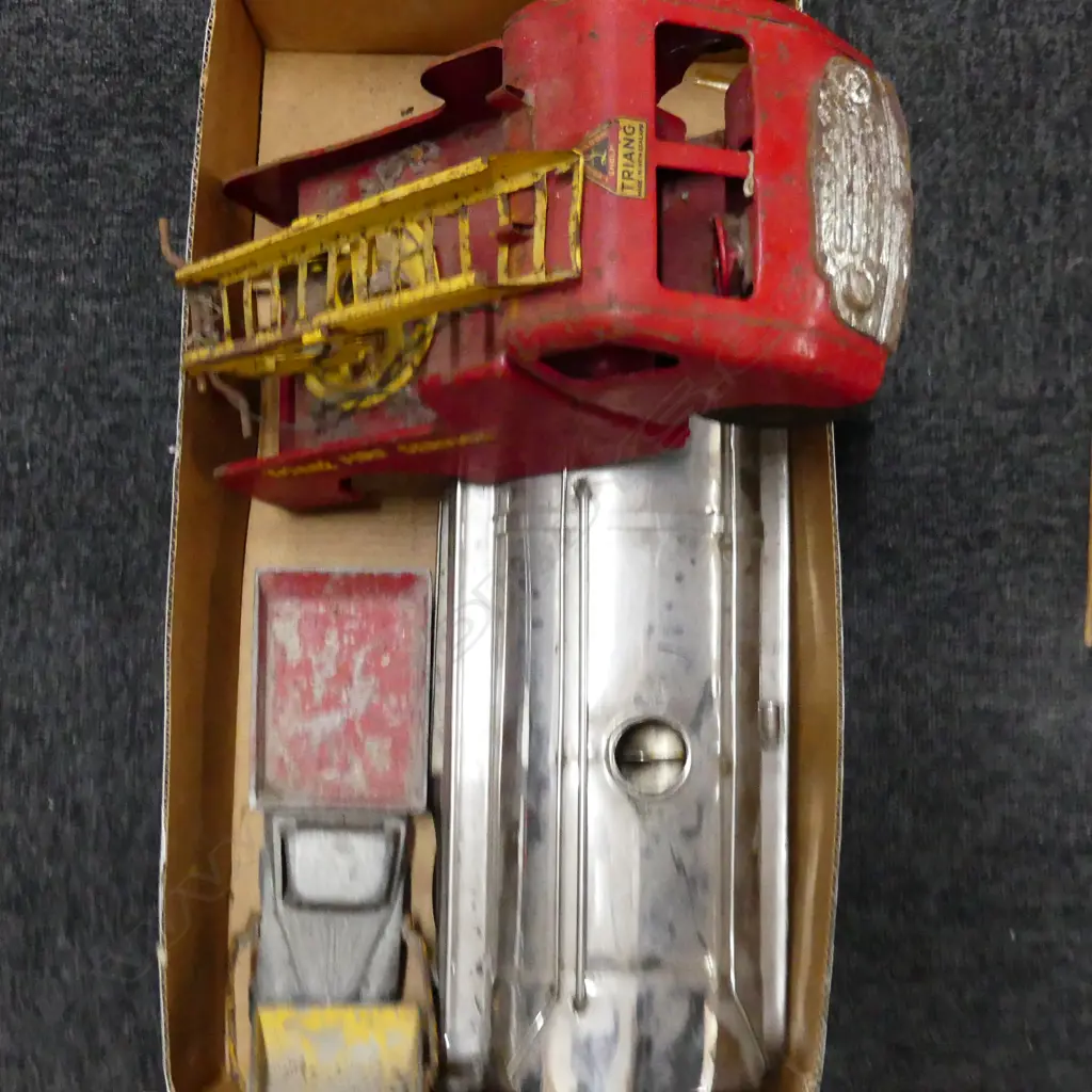 TRIANG TIN TOY FIRE ENGINE MISSING WHEELS S/STEEL MILK TANKER NO TRUCK L490MM & FUN HO SNOW PLOUGH TRUCK MISSING WHEELS  Image 1++