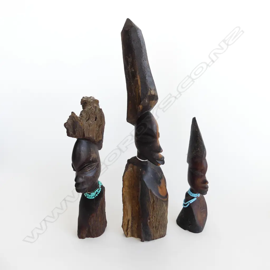 3 CARVED WOODEN AFRICAN TRIBAL FIGURES, H. 465, 320, 270mm Image 1++