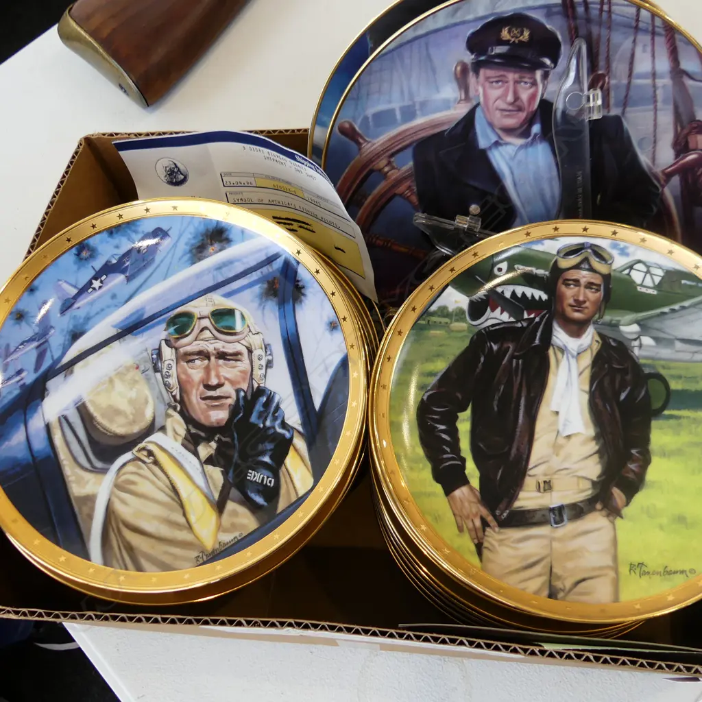 22 FRANKLIN MINT JOHN WAYNE COMMEMORATIVE PLATES Image 1++