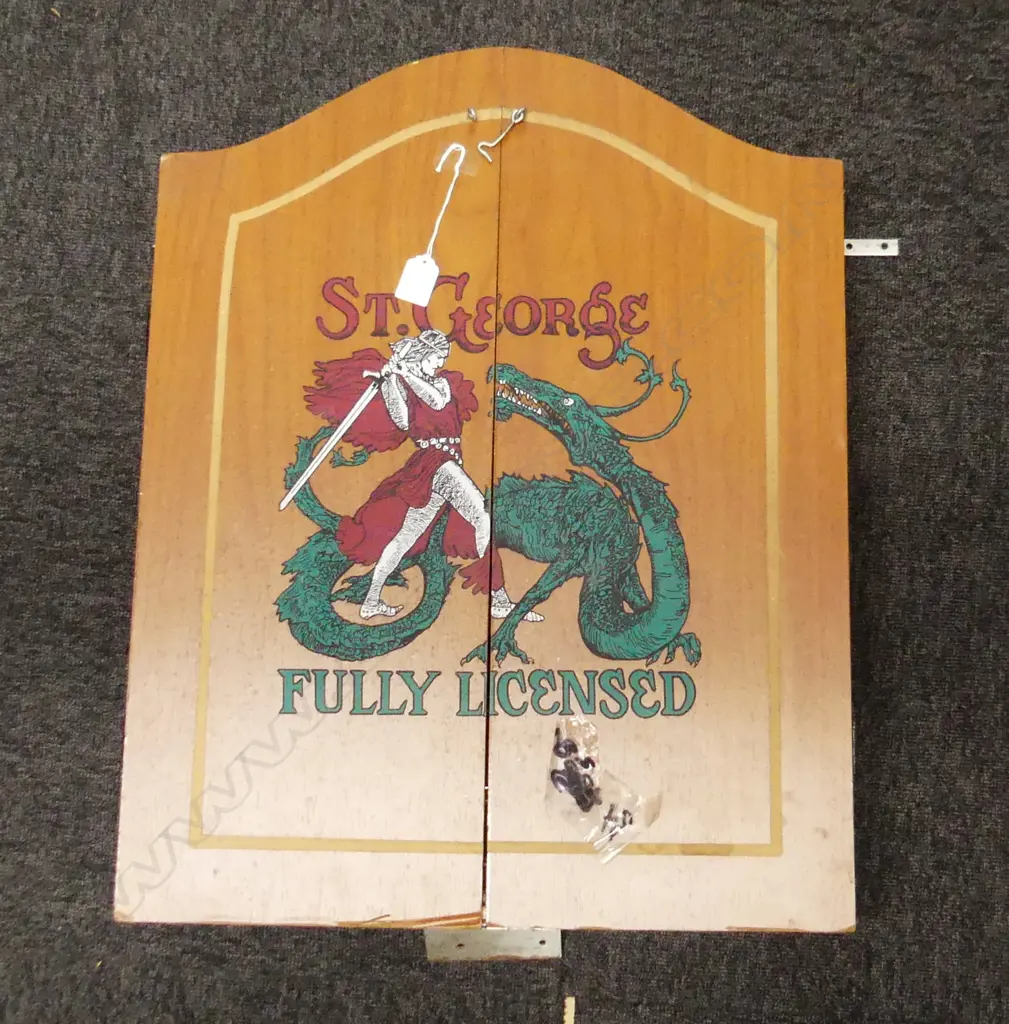 ST GEORGE DART BOARD H670MM Image 1++