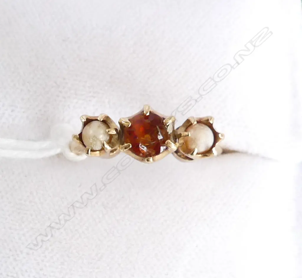 18CT GOLD CITRINE AND PEARL RING 3.34gm (citrine chipped) Image 1++