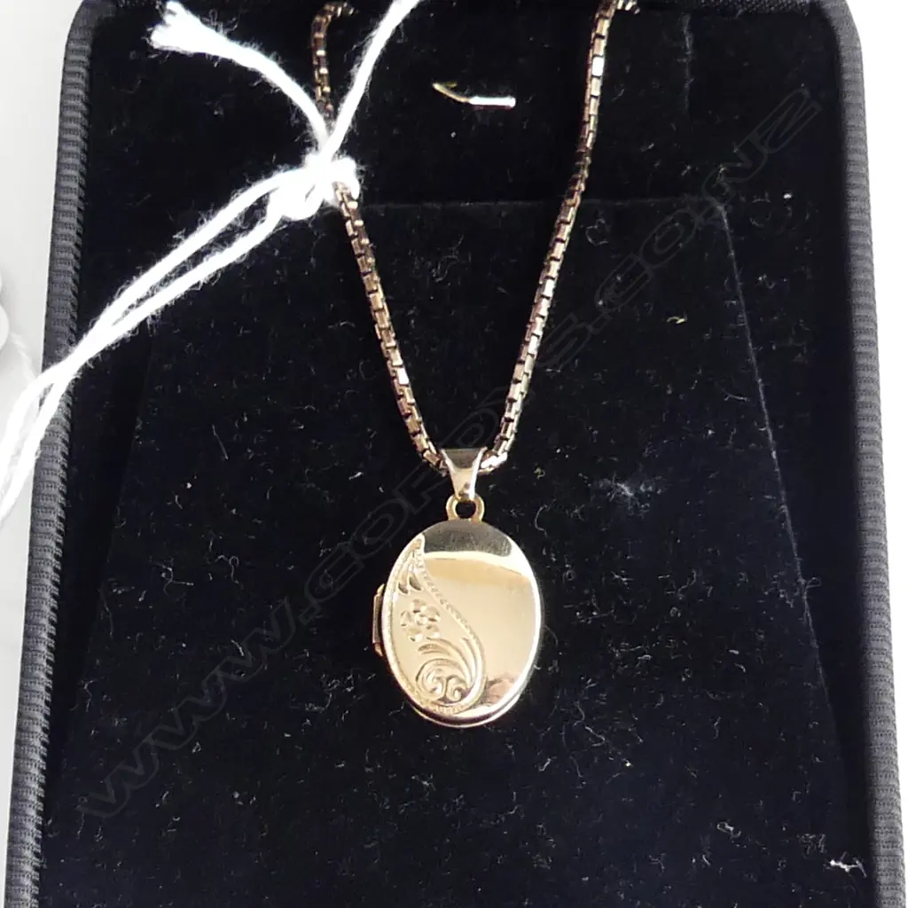 9CT YELLOW GOLD CHAIN WITH 10CT GOLD LOCKET 5.75GMS Image 1++