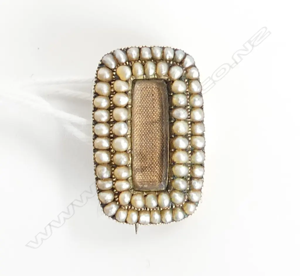 GEO.III GOLD SEED PEARL MOURNING BROOCH 3.8gms Image 1++