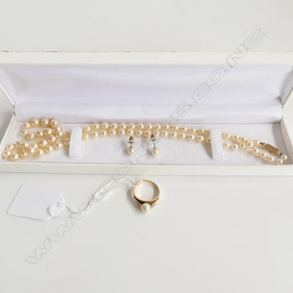 9CT GOLD PEARL RING/PEARL NECKLACE/PEARL STUD EARRINGS Image 1++